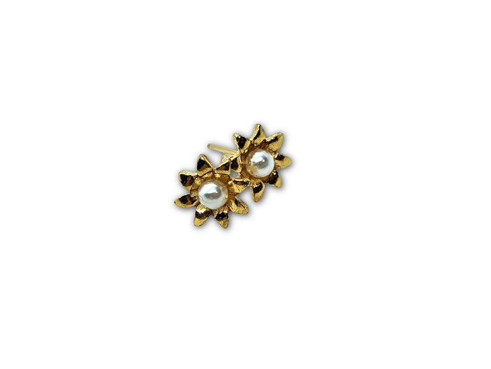 VIntage Pearl Flower Stud Earrings